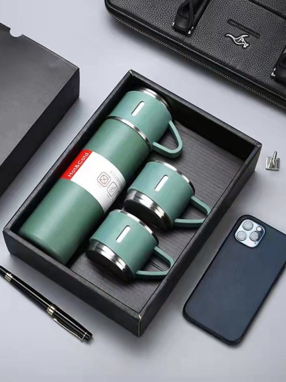 Stainless Steel Double Insulated Vacuum Flask Set w/ 3 Cups – Green